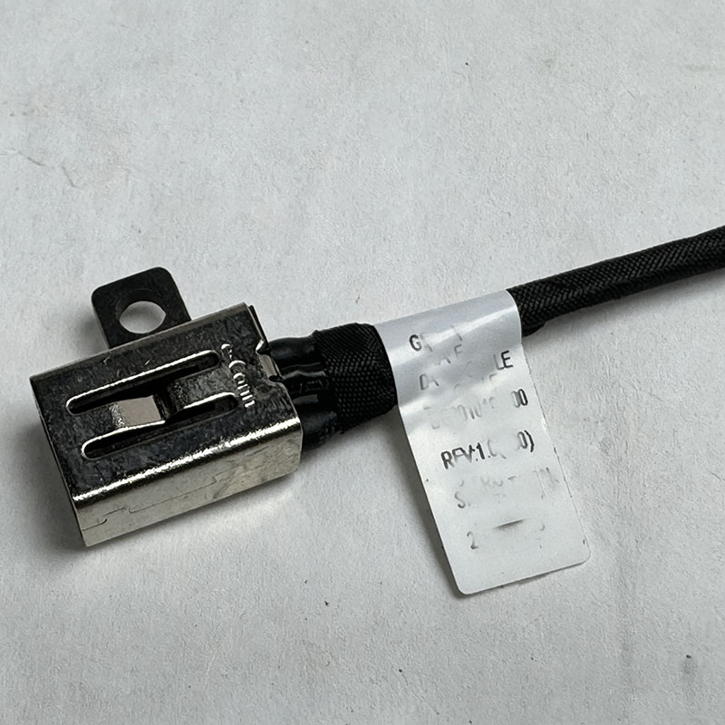 Cabo flexível para porta de ca - Laptop Accessories Dell avaliação e preço